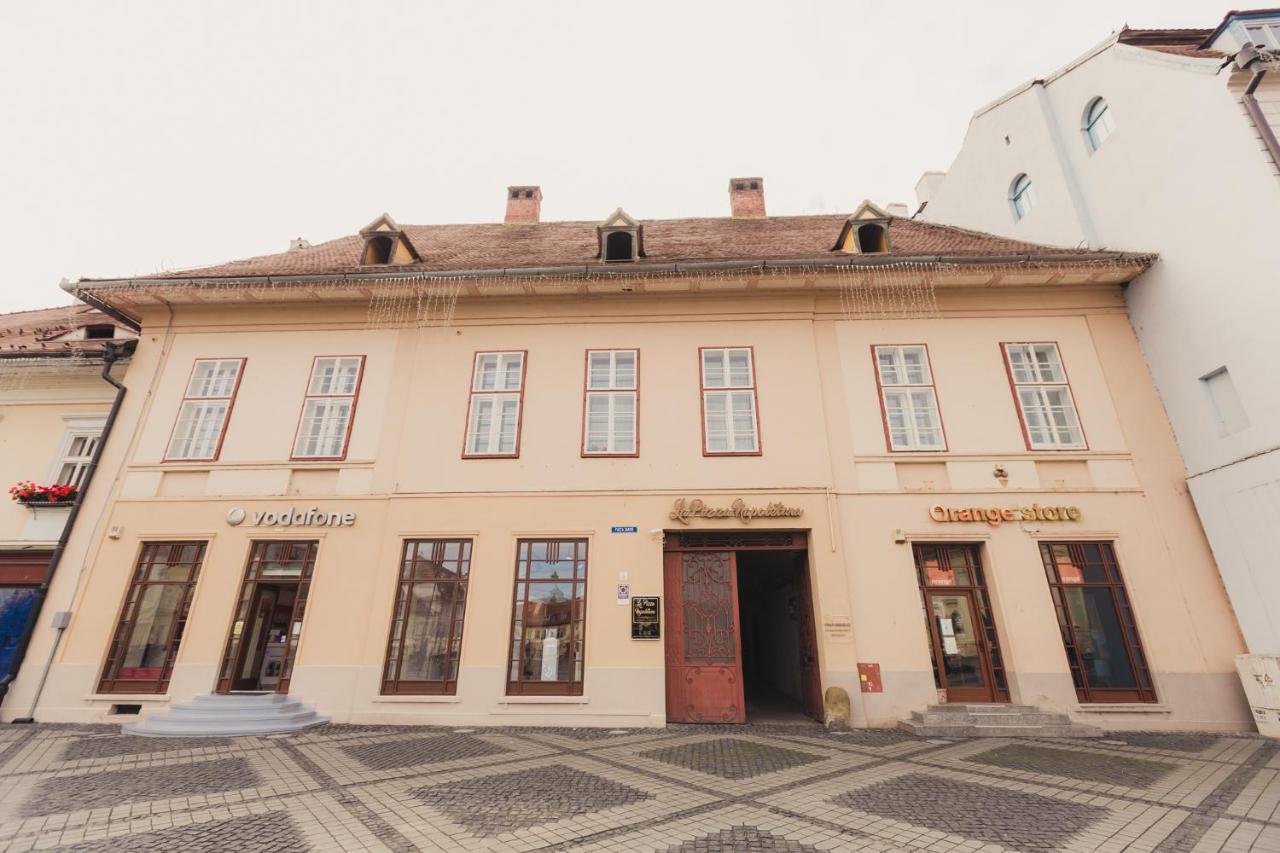 Vendi Grand Square Residence Sibiu Buitenkant foto